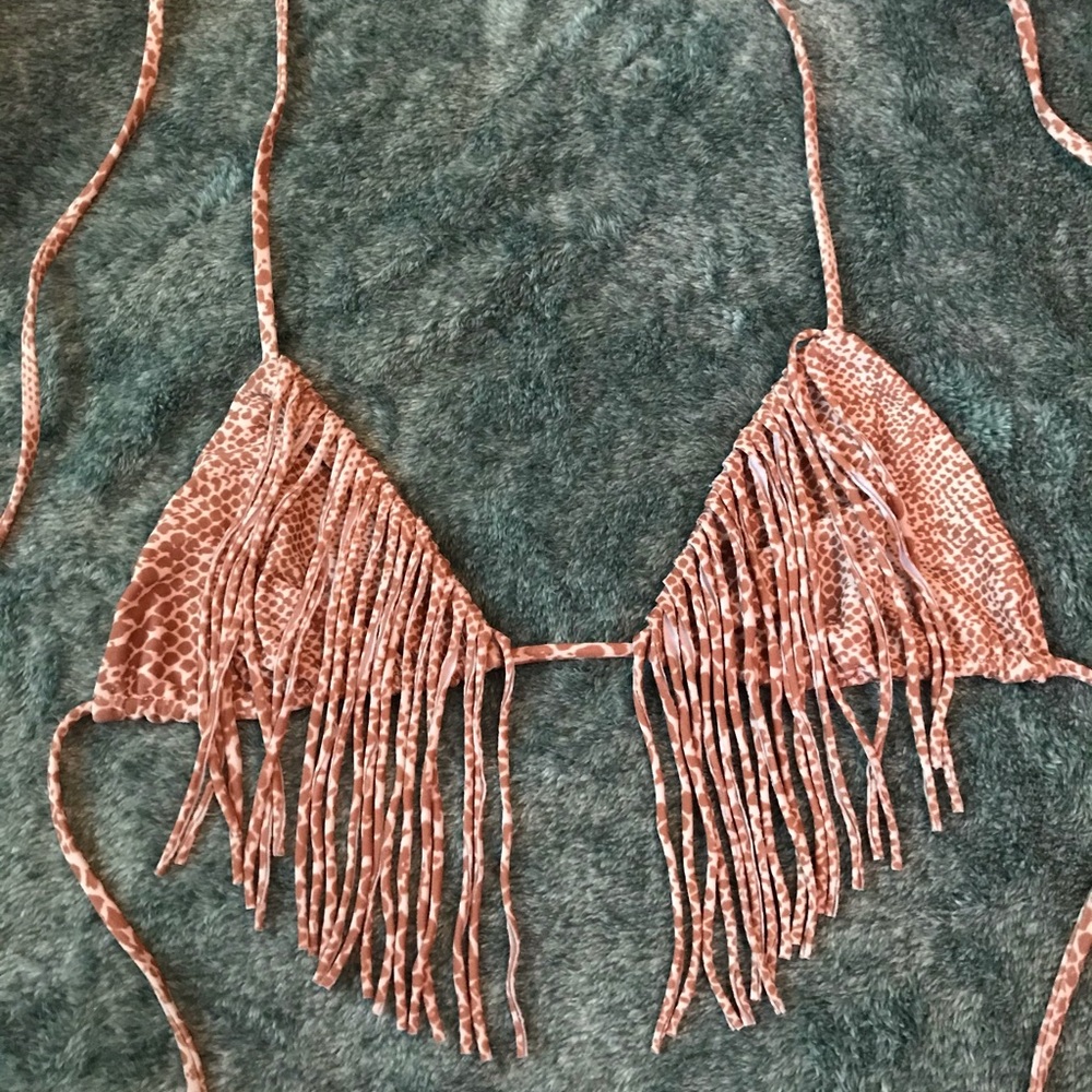 ✨SOLD✨Acacia top